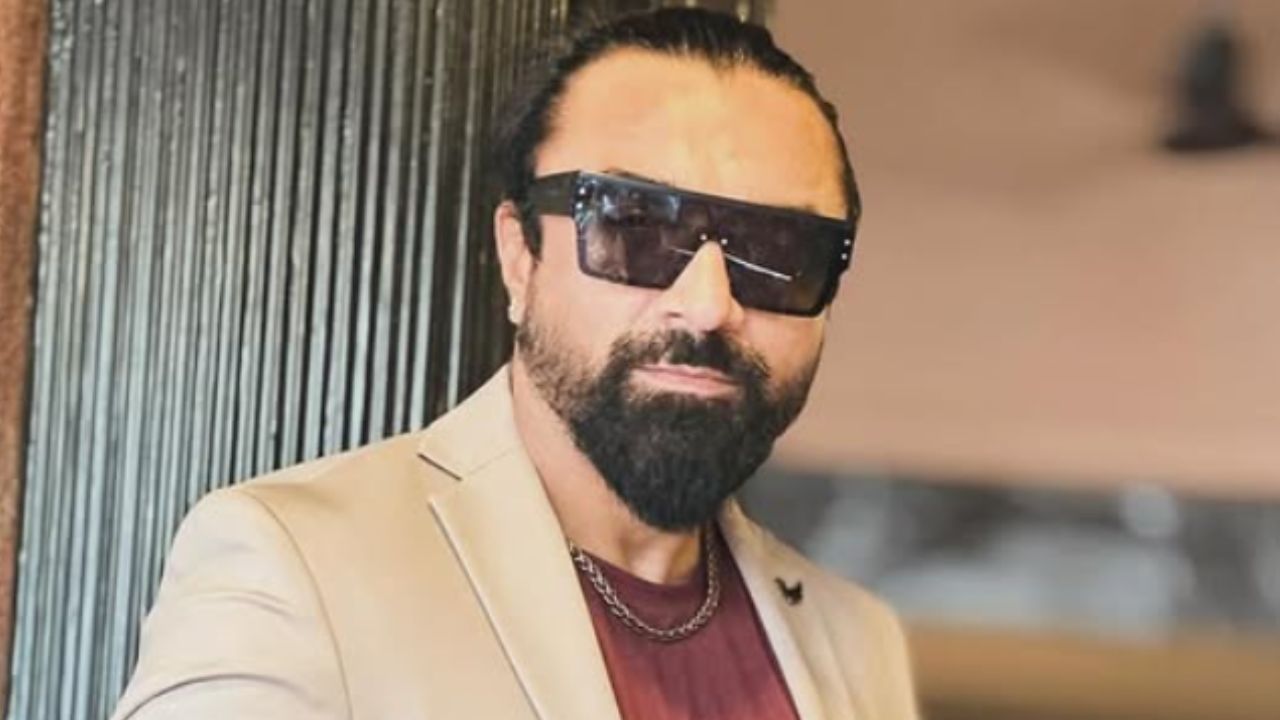 ajza khan booked rape case