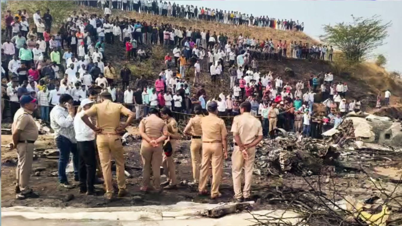 CCTV Footage of Plane Crash