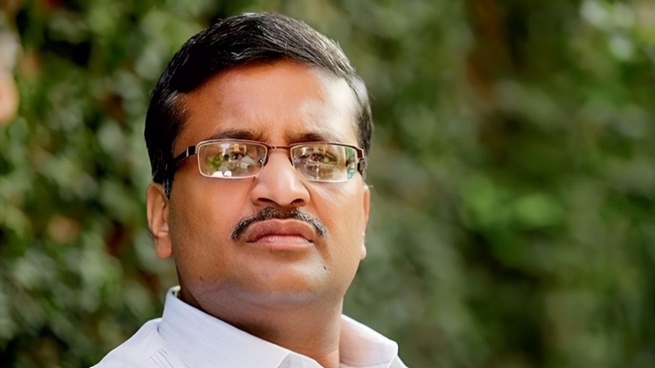 Ashok Khemka 