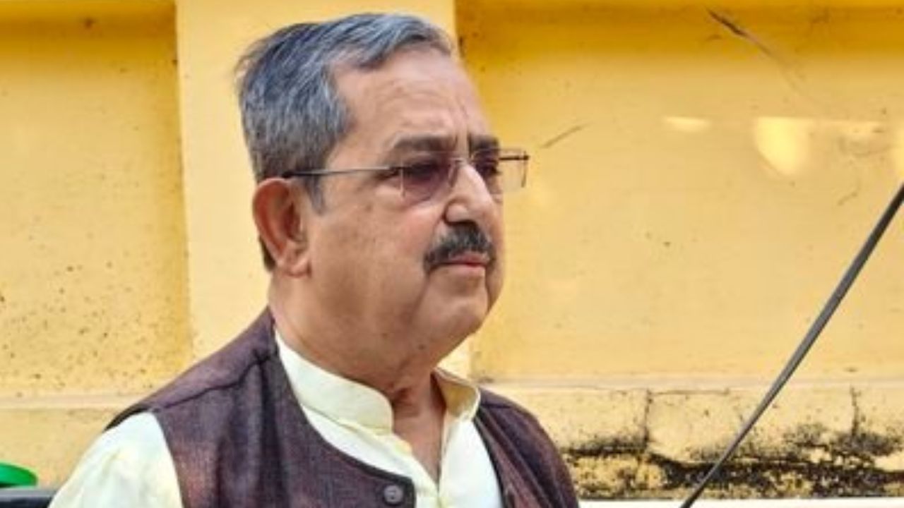 अशोक लाहिड़ी । Photo Credit: Social media