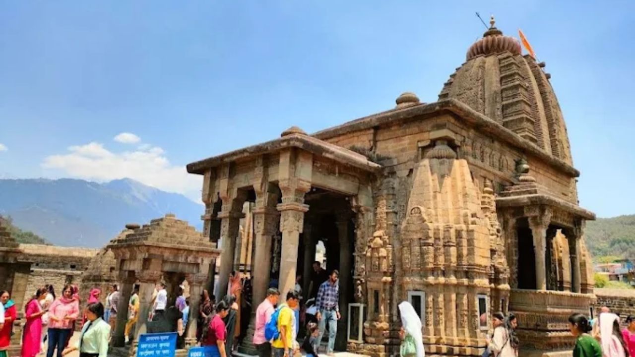 हिमाचल के कांगड़ा जिले में स्थित ऐतहासिक बैजनाथ मंदिर, Photo Credit-Internet