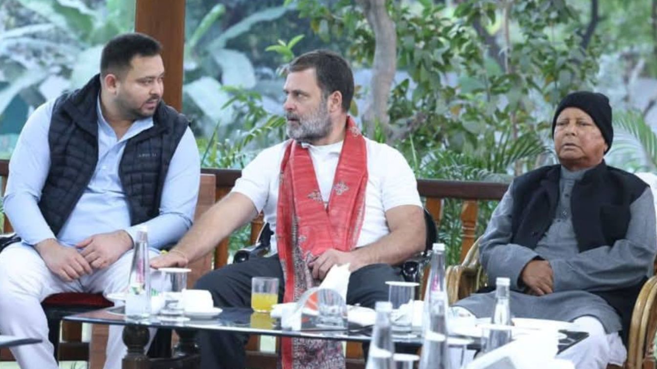 Rahul Gandhi with Lalu Family