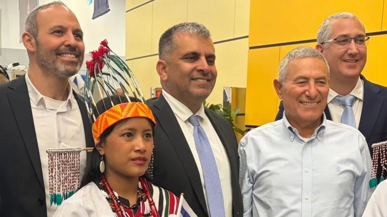 बनी मनाशे कम्युनिटी के लोग । Photo Credit: Social Media