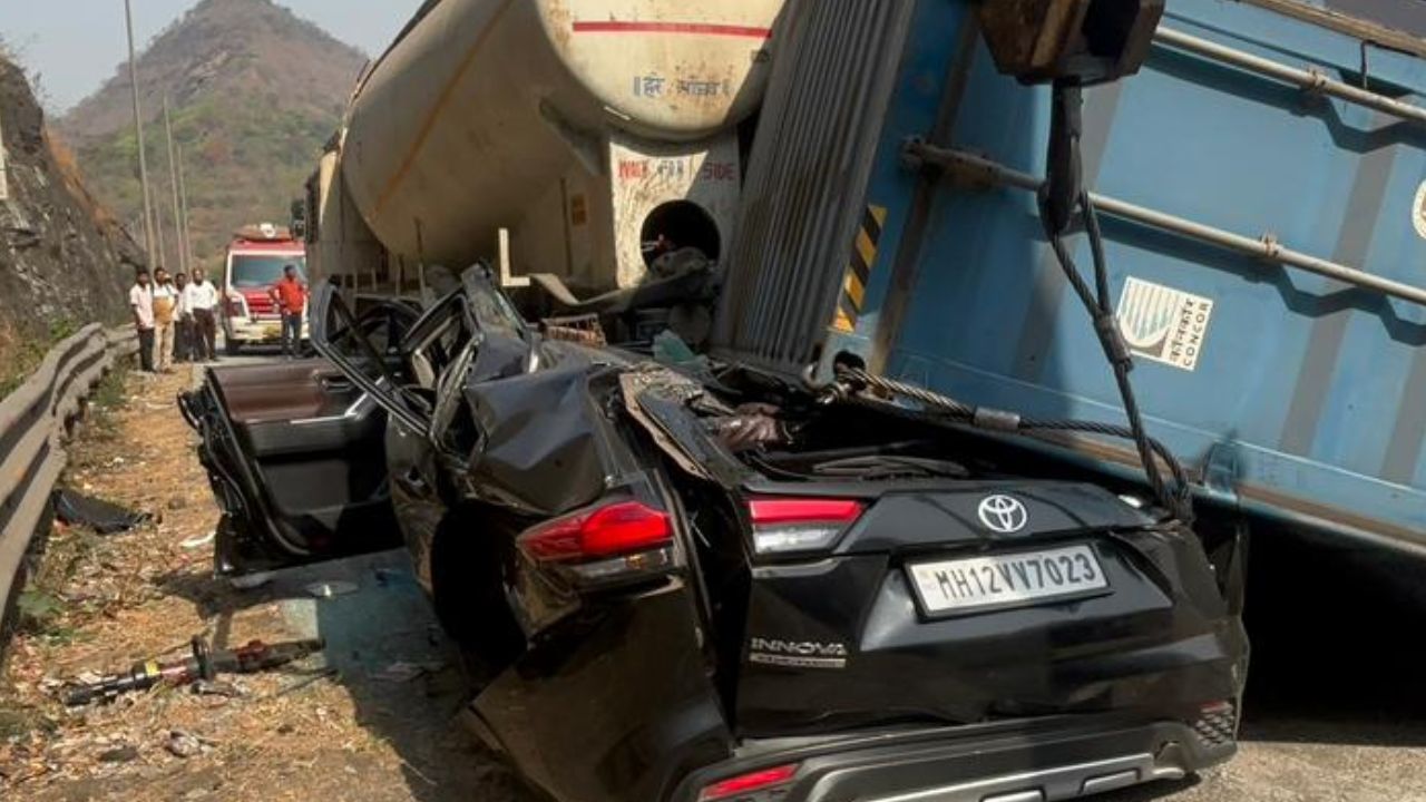 कार दुर्घटना की फोटो  । Photo Credit: Social Media