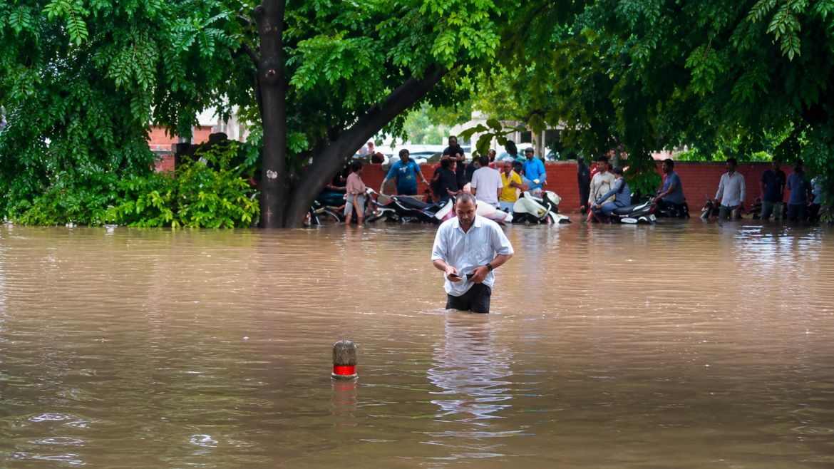 Heavy rain in chandigarh