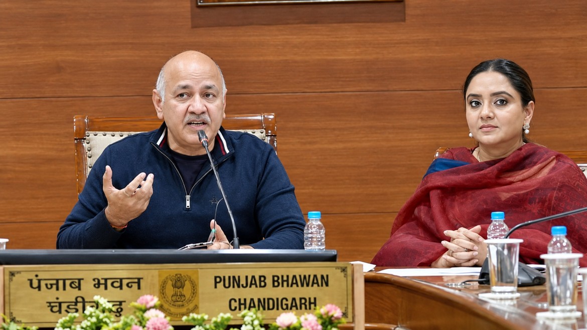 Gayatri Bishnoi and Manish Sisodia