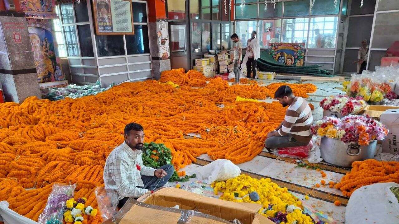 नवरात्रि के लिए सजाया जा रहा माता चिंतपूर्णी का दरबार, Navratri Photo Credit-Temple Trust