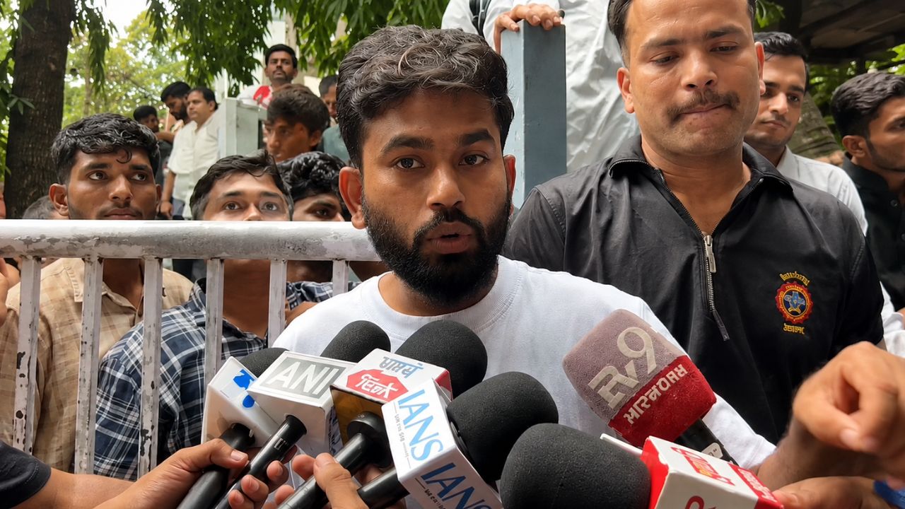 Abhijeet Deepke CJP Bombay High Court Protest