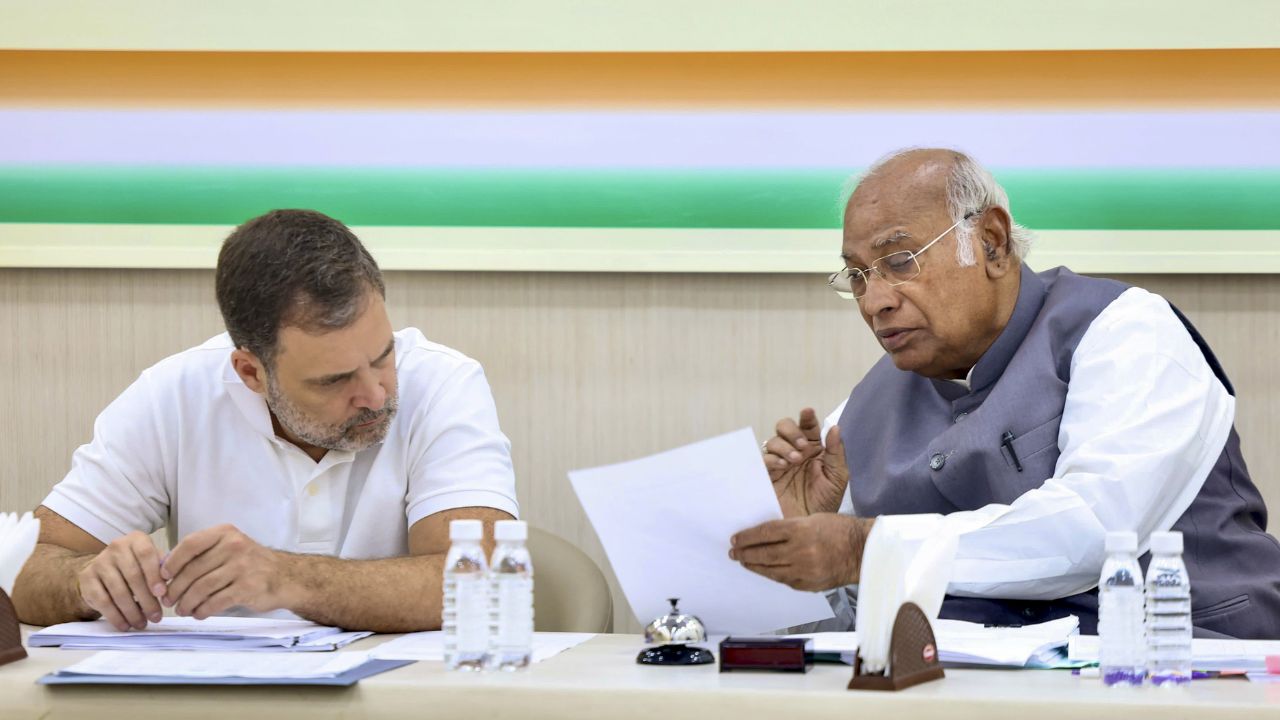 rahul gandhi and mallikarjun kharge