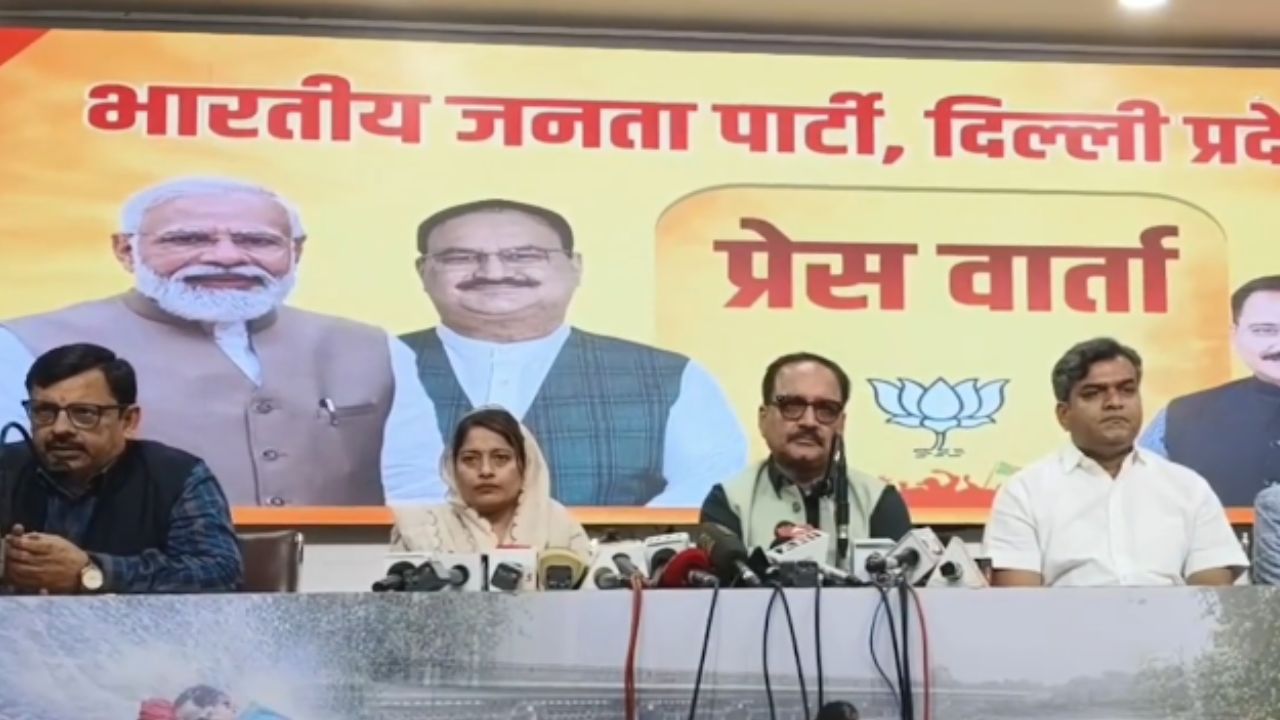 AAP councillors joining BJP । Photo Credit: Screengrab/X/ @BJP4Delhi