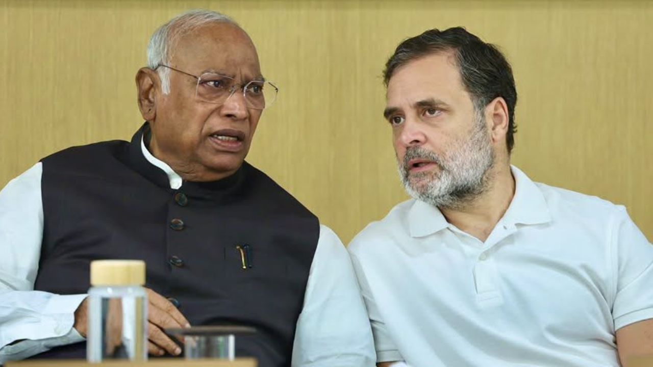 Mallikarjun Kharge and Rahul Gandhi CWC Meeting in Delhi