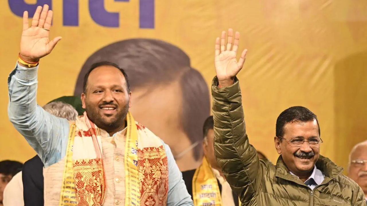 kejriwal and deepak singla