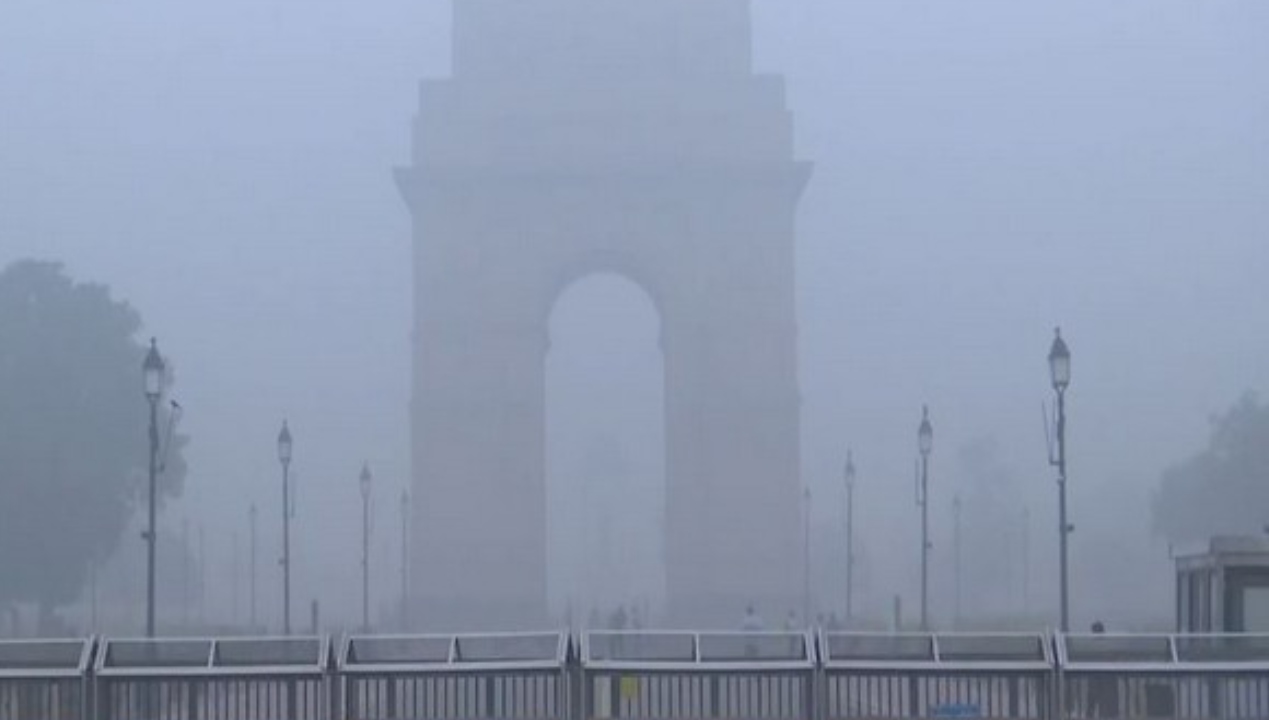 Delhi Gas Chamber AQI very high 