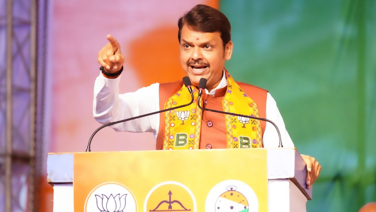 Devendra Fadnavis meets RSS Chief Mohan Bhagwat