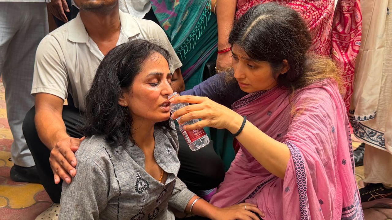 Dimple Yadav cjp protest