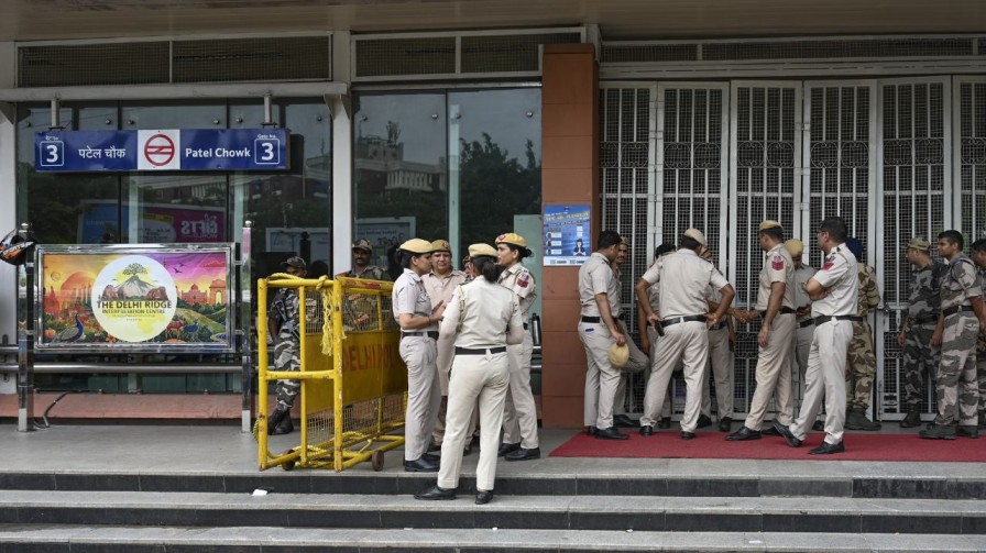 delhi metro station closed
