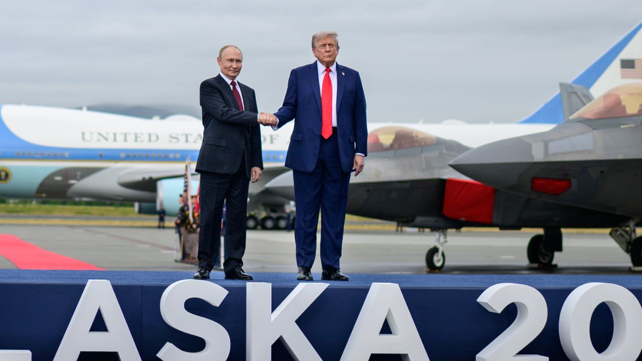 Vladimir Putin and Donald Trump 