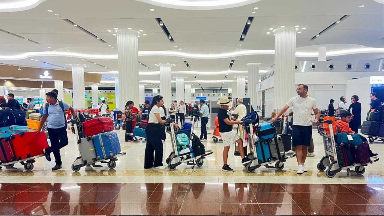 Dubai International Airport Flight delayed