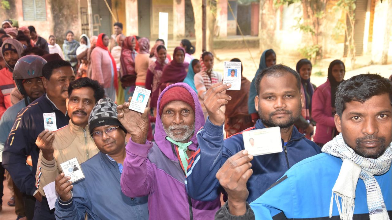 People voting in jharkhand : PTI