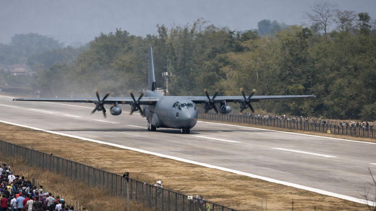 Moran Bypass, Dibrugarh में बना इमरजेंसी लैंडिंग फैसिलिटी रोड। Photo Credit: DD