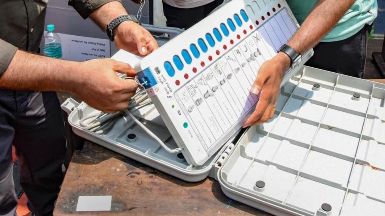 Image of EVM vote count