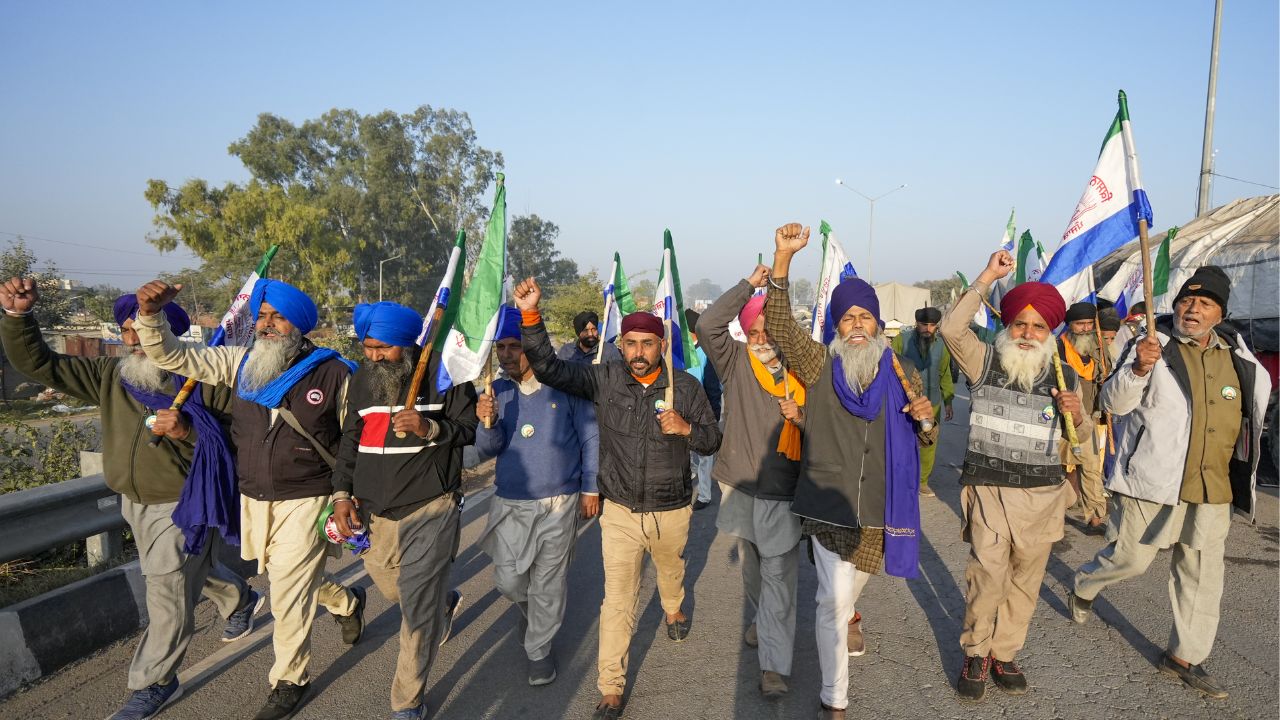 Farmers Agitating : PTI