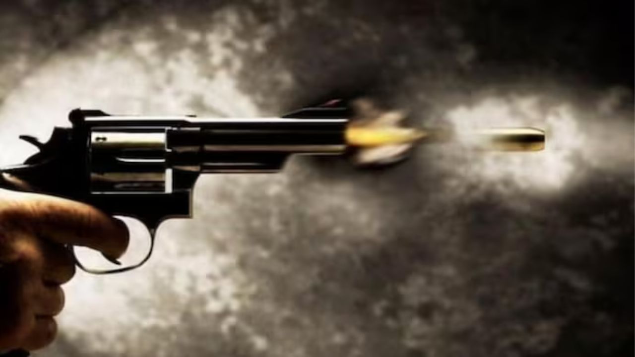 hyderabad youth shoots girlfriend father