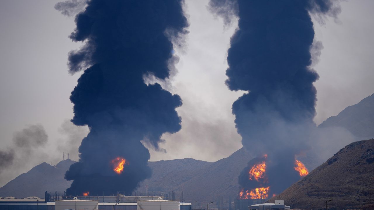 फुजैराह में हमले के बाद आग की लपटें । Photo Credit: PTI