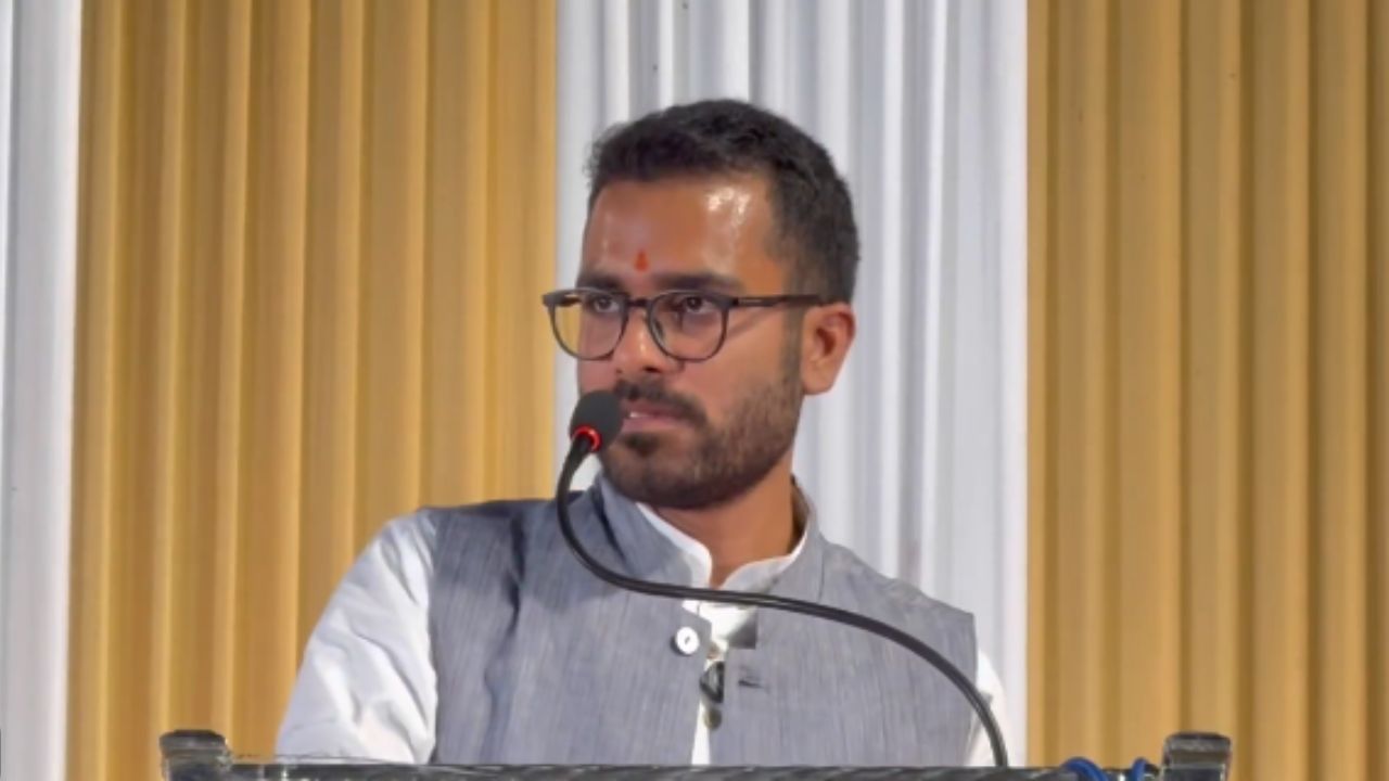 गौतम खट्टर : Photo Credit: Social Media