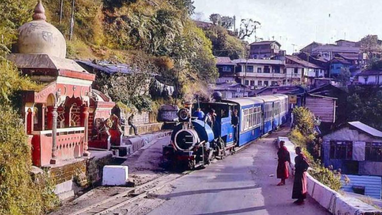 Himalayan Railway (इमेज सोर्स- https:www.dhr.in.net)
