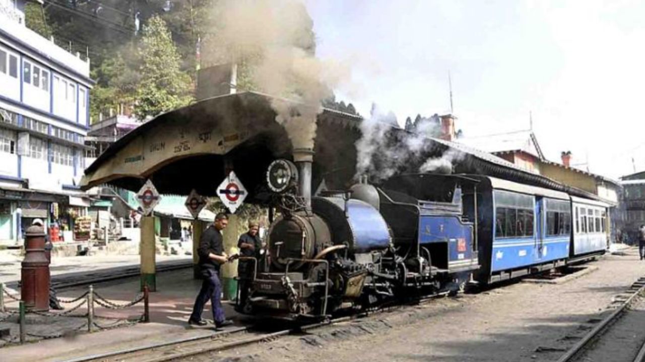 Himalayan Railway (इमेज सोर्स- https:www.dhr.in.net)