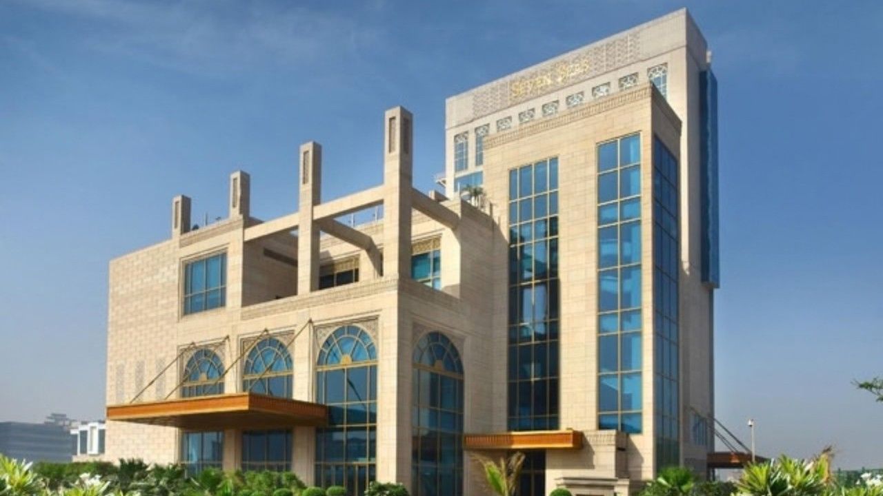 Seven Seas Hotel