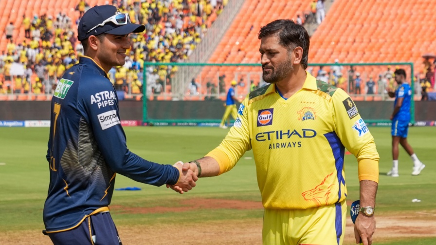 MS Dhoni Shubman Gill