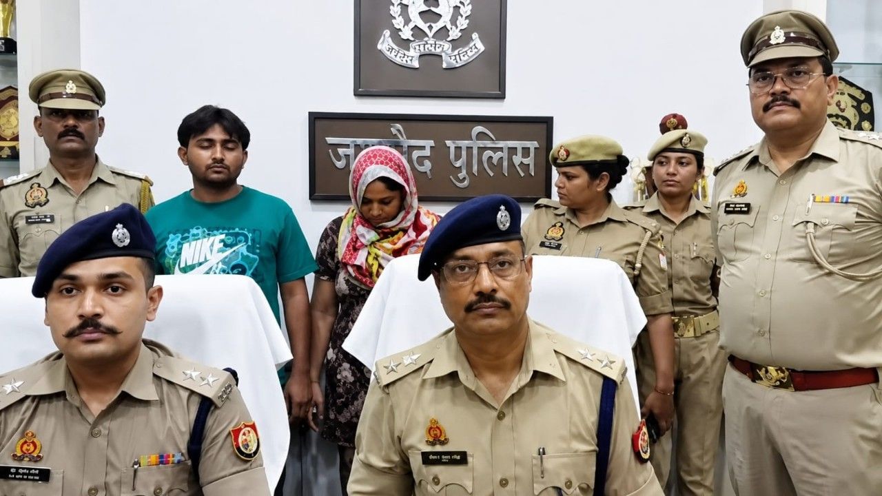 पुलिस हिरासत में पकड़े गए आरोपी,Photo Credit : Jaloun police