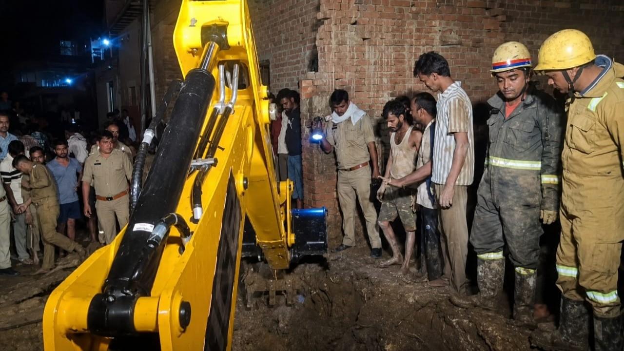 Rain havoc in Muzaffarnagar Mud house collapses 5 family members