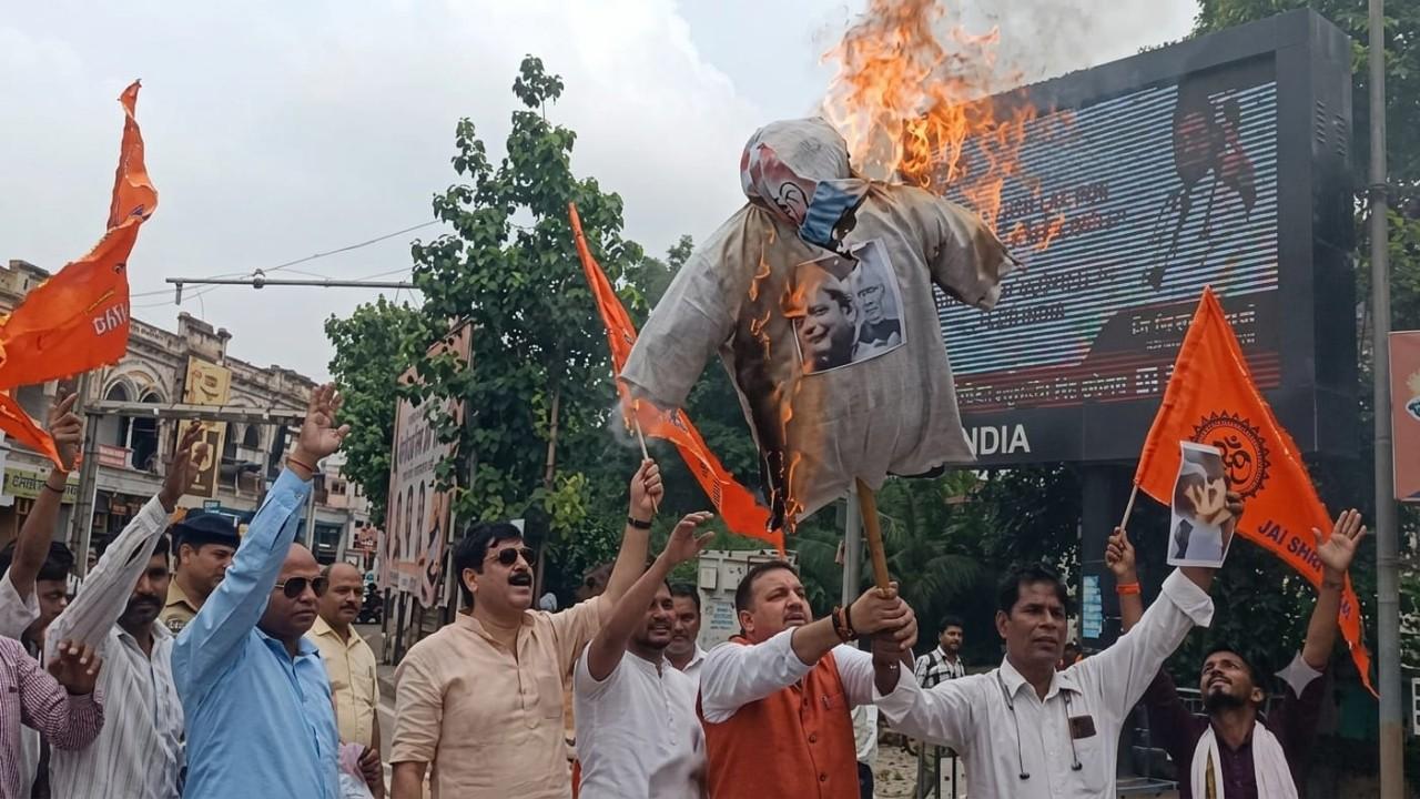 protest against maulana jarjis