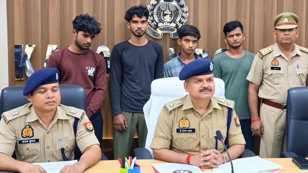 पुलिस हिरासत में पकड़े गए आरोपी। Photo Credit : Social Media