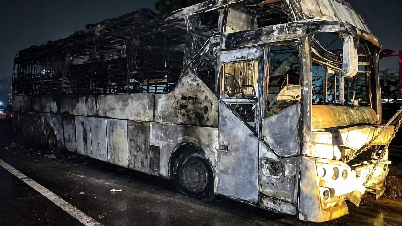 bus accident noida