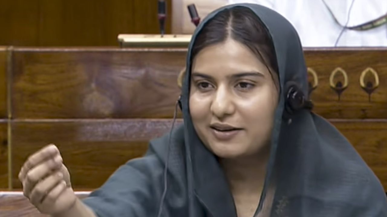 इकरा हसन । Photo Credit: PTI