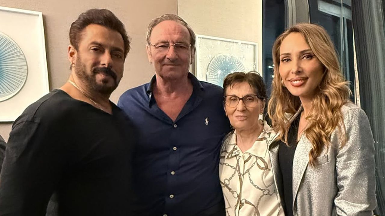 Salman Khan and Iulia Vantur 