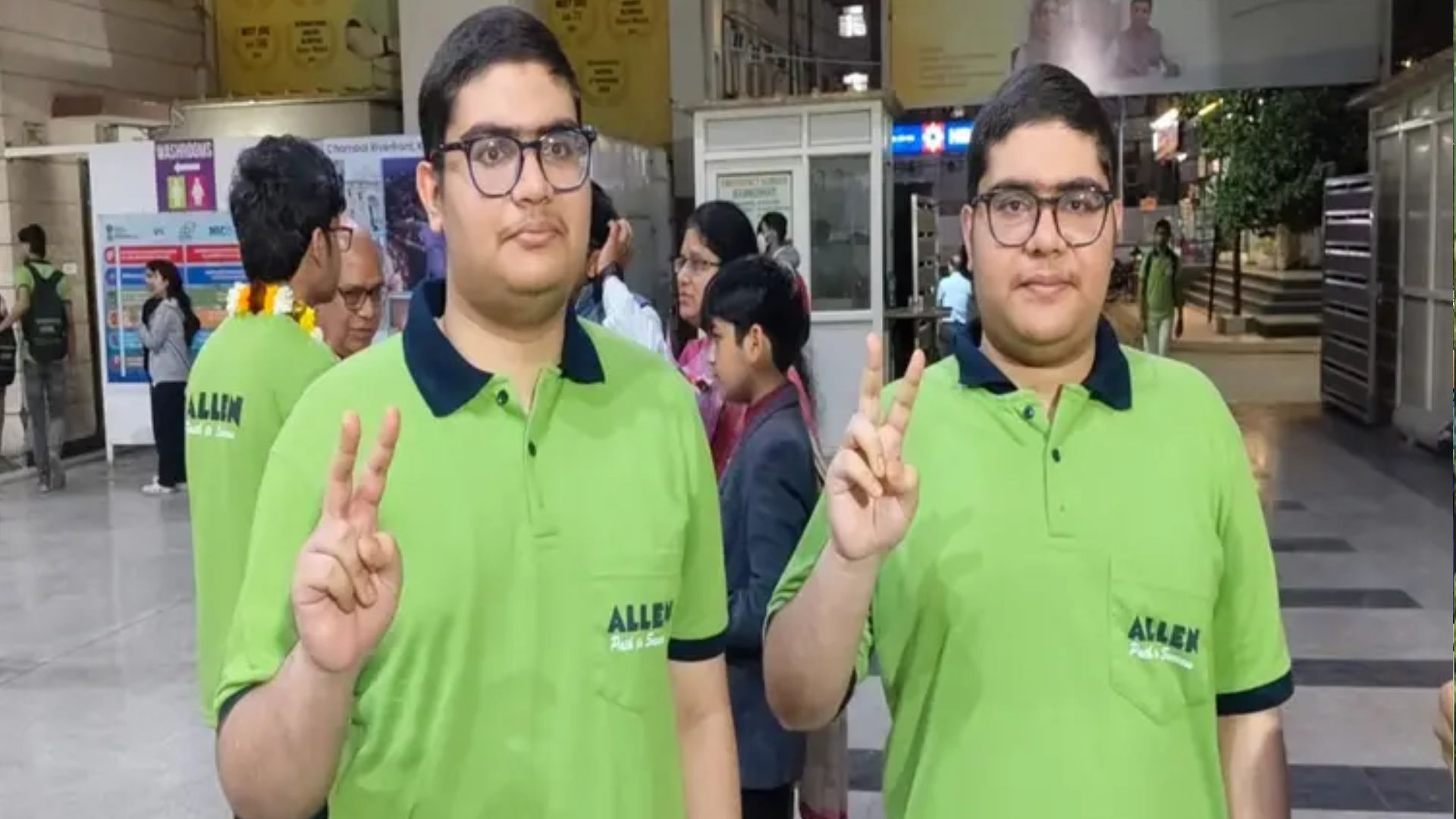 Twins Scored Same in JEE