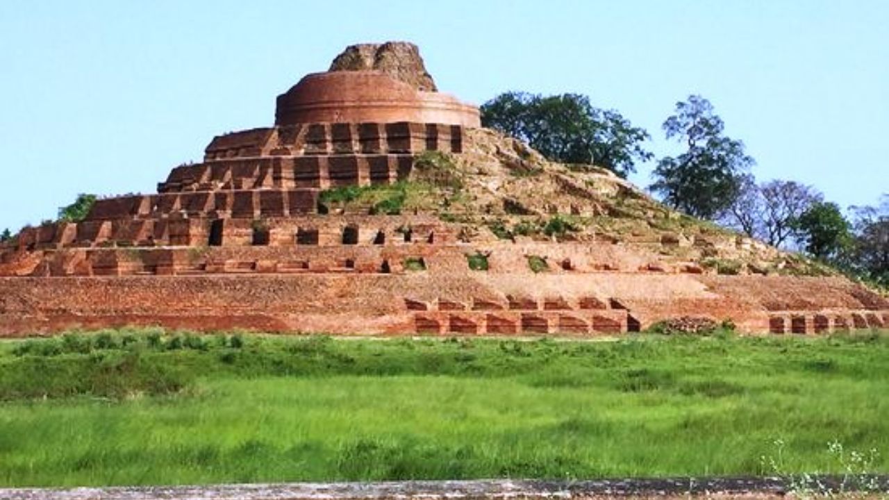 Image of Kesariya Buddha Stupa