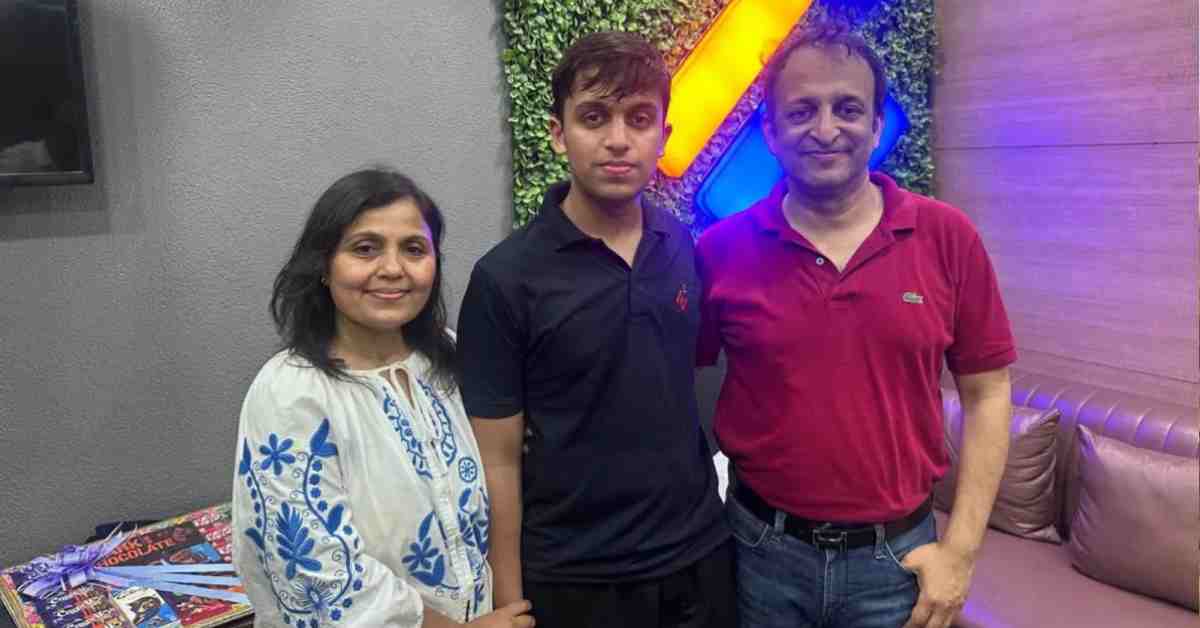 Neet Topper Aryan Gupta With Parents
