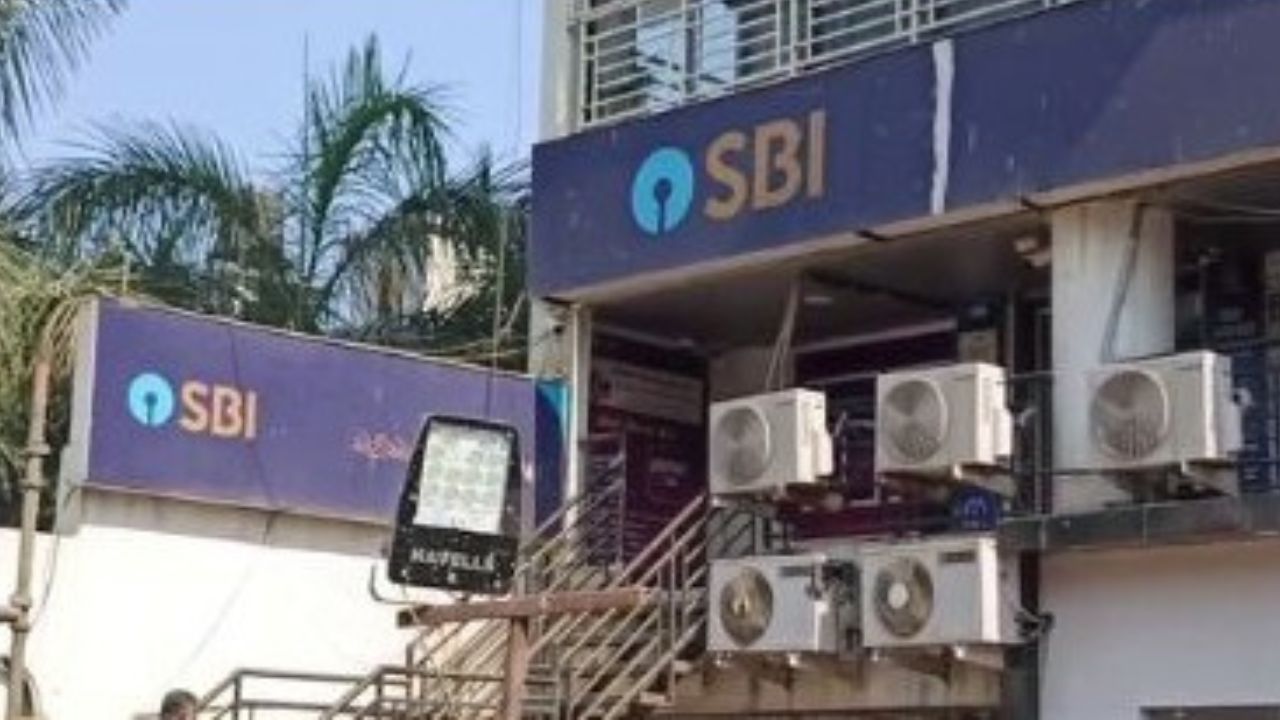 Gujarat Surat SBI branch robbery