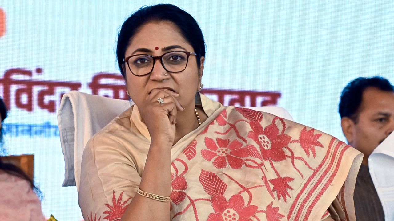 CM Rekha Gupta order 2 day WFH for a week