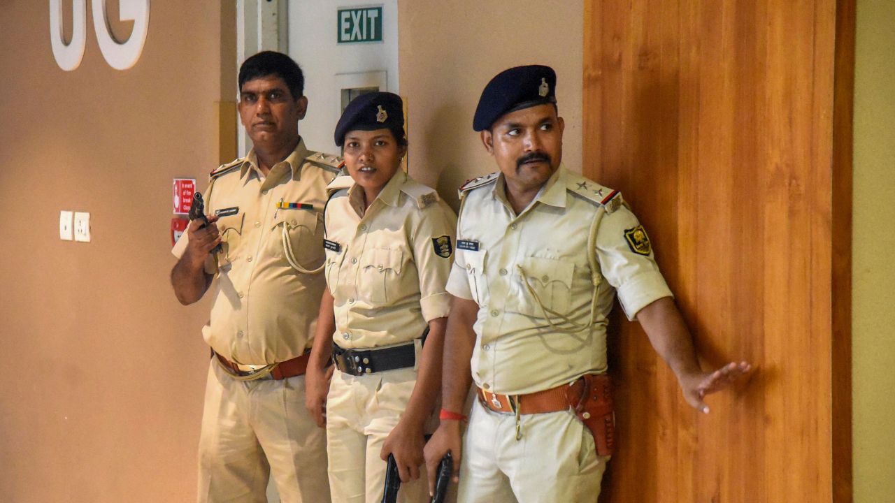 Motihari SP raid on Naresh Pandey hideout