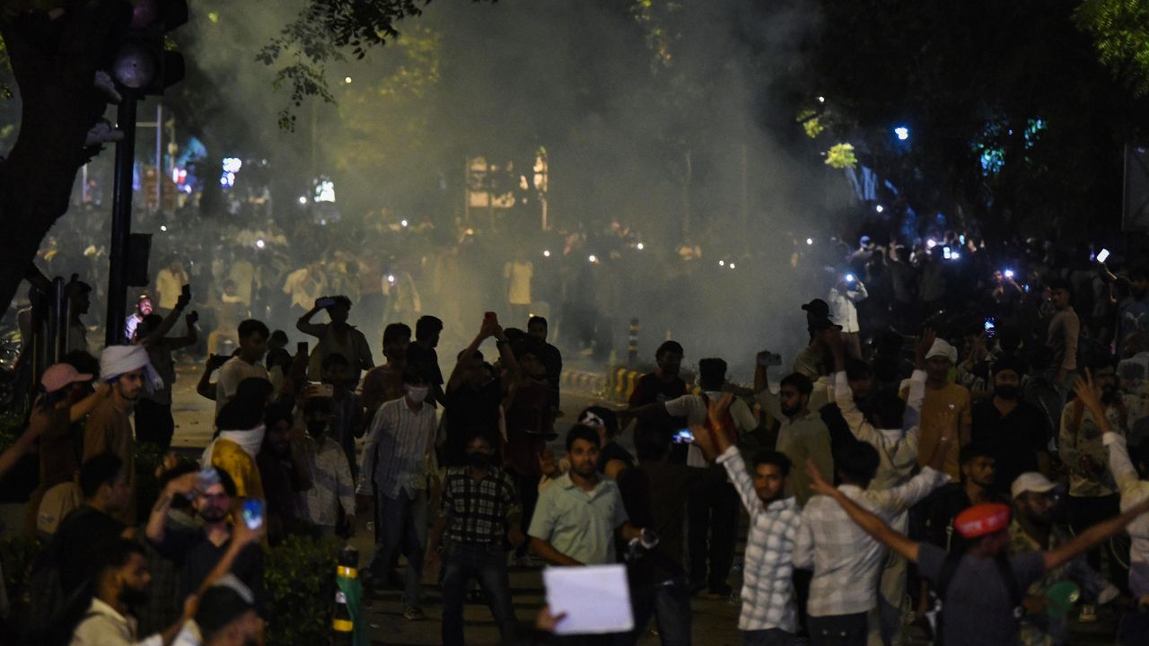 Internet cut after Jantar Mantar Fresh erupted near Sansad Marg