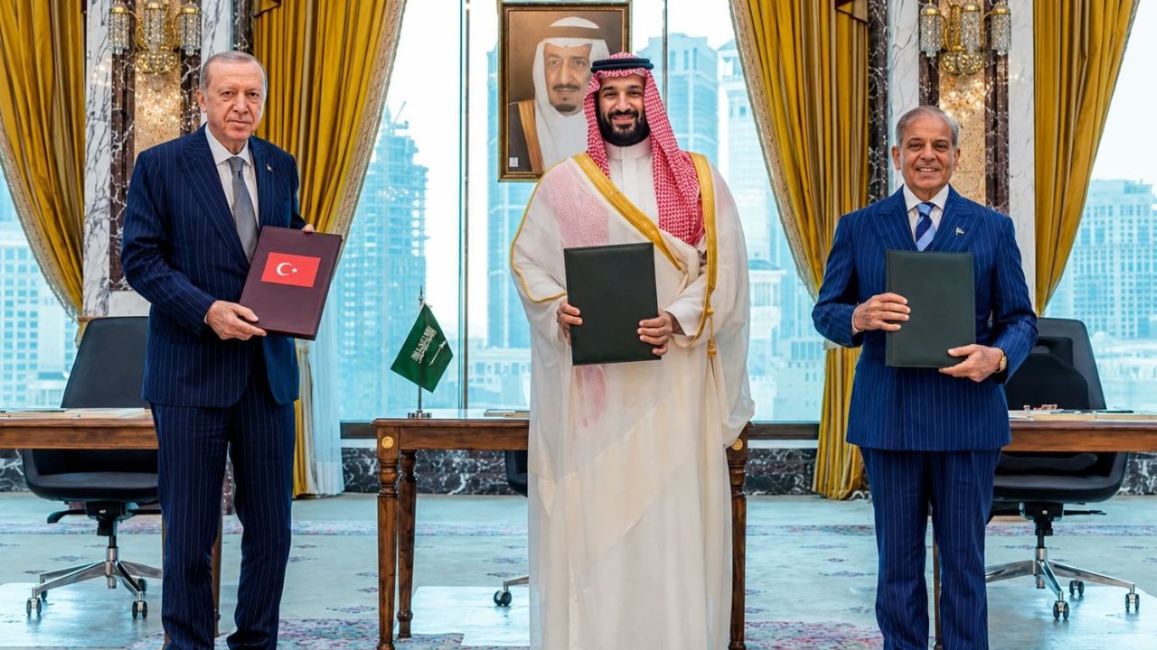 Saudi Arabia Turkey Pakistan sign Mecca Joint Defence Agreement