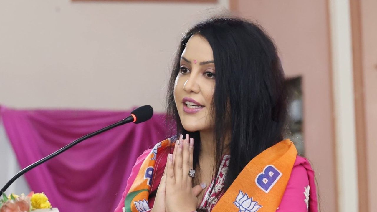 Amruta Fadnavis on VHP call Muslim Garba ban