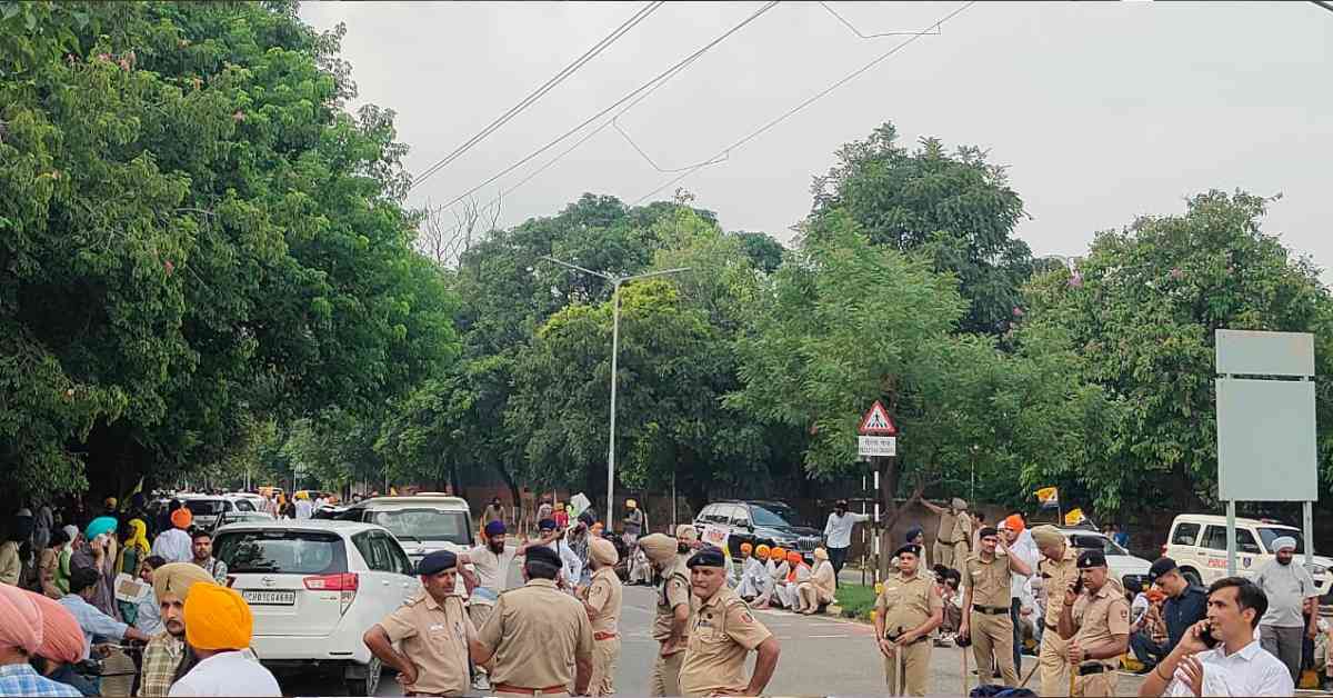Chandigarh Police and Protestors